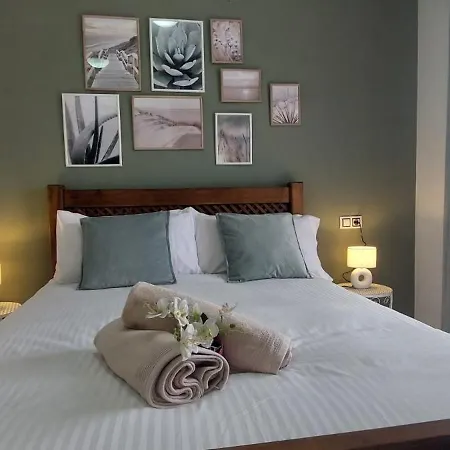 Dinateli, Salinas Golf 别墅 *