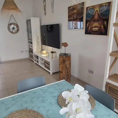 فيلة Dinateli, Salinas Golf كاليتا ذي فوستي