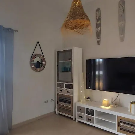 Dinateli, Salinas Golf Villa