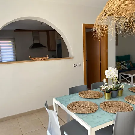 Dinateli, Salinas Golf Villa