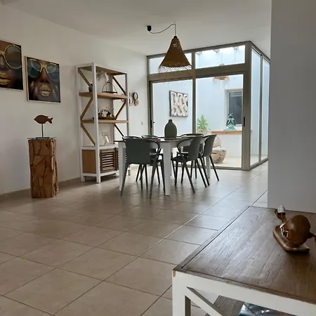 Dinateli, Salinas Golf Villa *