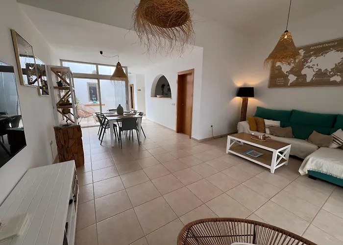 Dinateli, Salinas Golf Willa